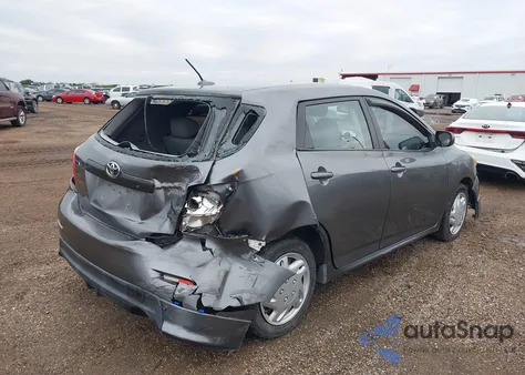 2010 Toyota Matrix z USA, uszkodzony, nr VIN 2T1KU4EEXAC301097